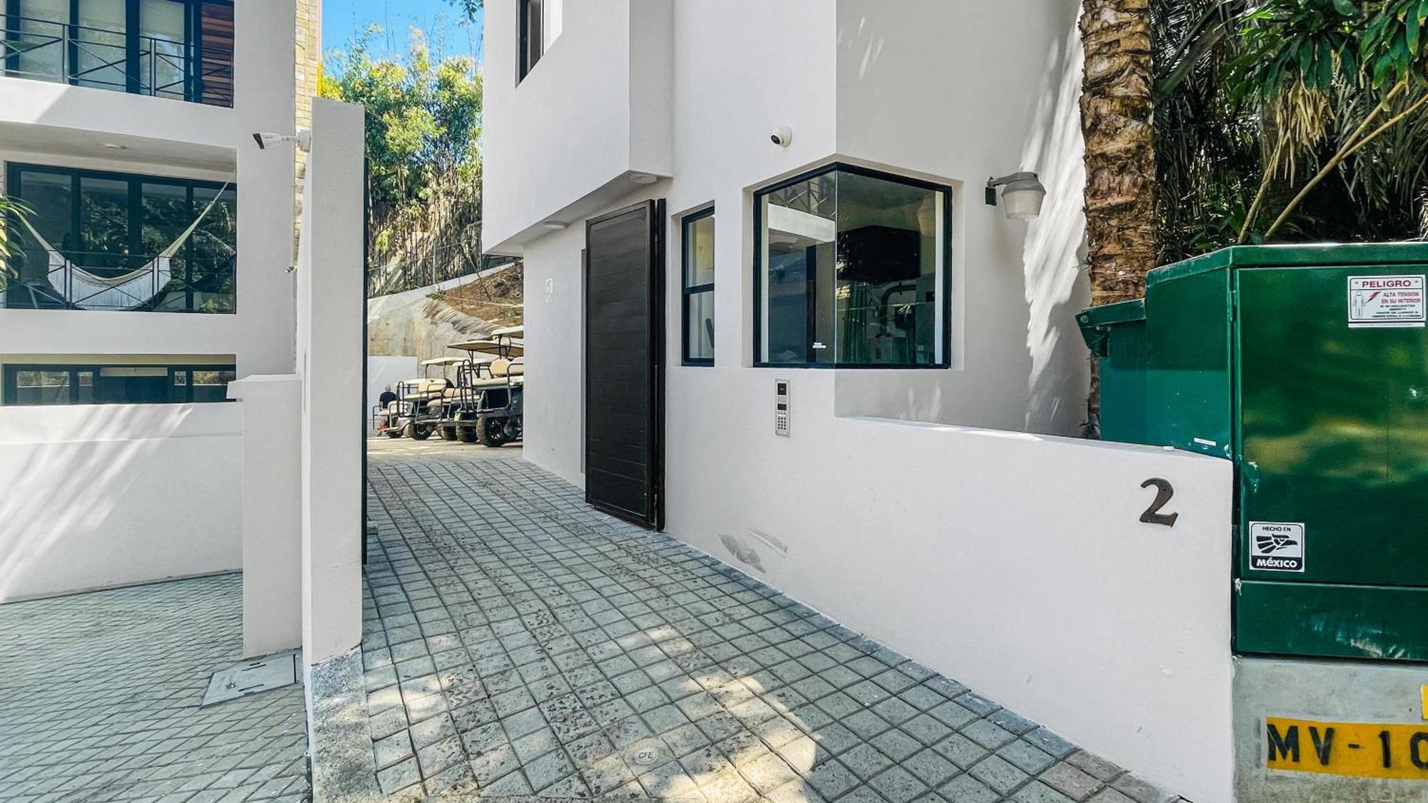 Stunning Brand New 1br In Paradise! W Pool! *