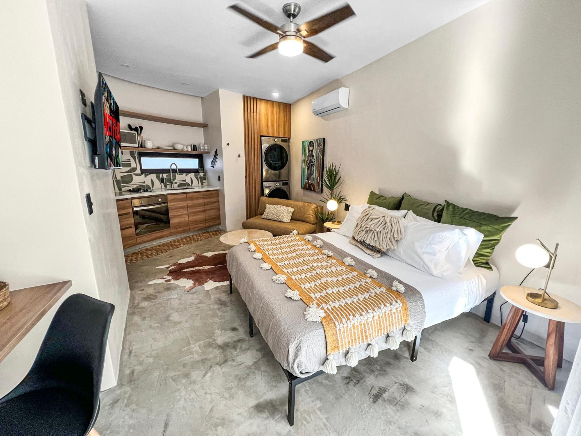 Stunning Brand New 1br In Paradise! W Pool! Apartment