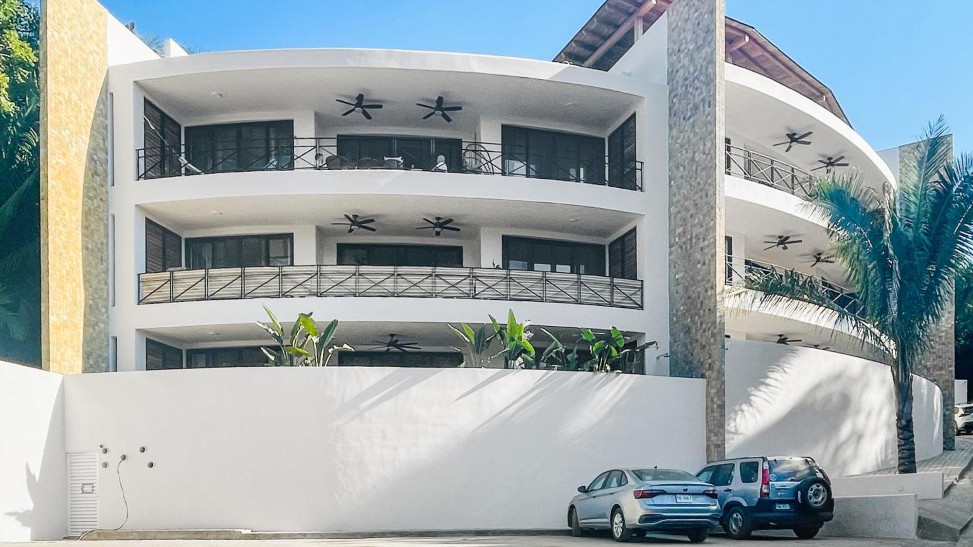 Stunning Brand New 1br In Paradise! W Pool!