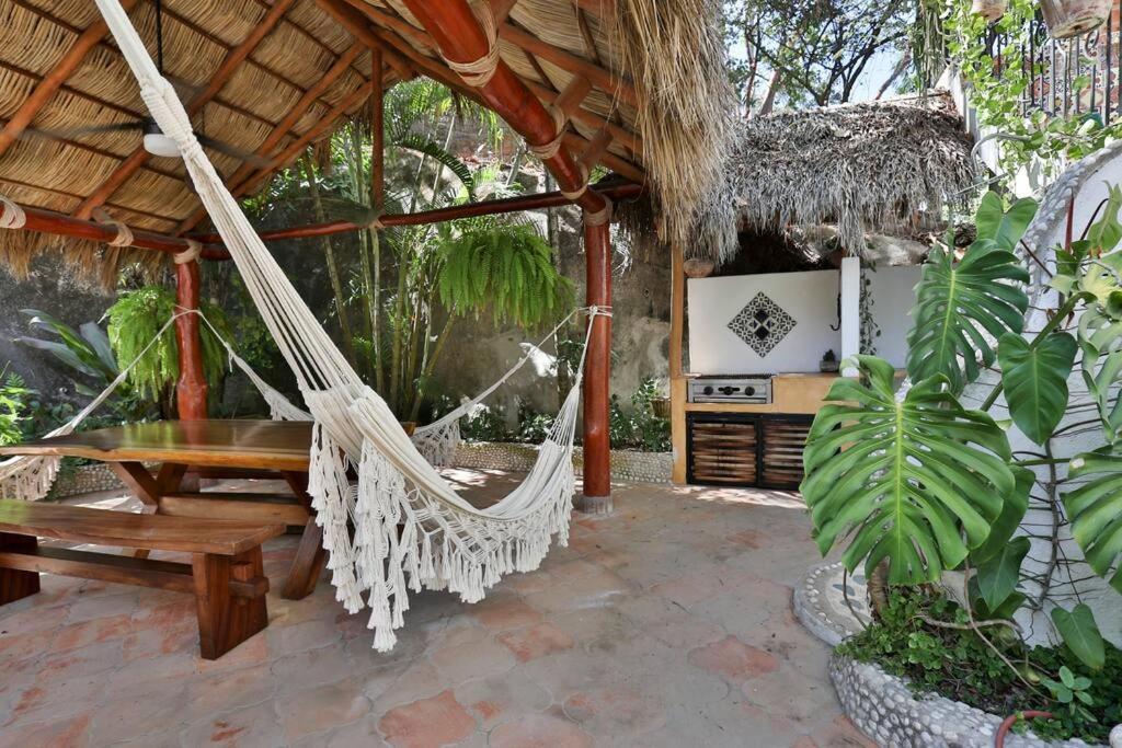 Casa Nainoa - With Pool & Rooftop Palapa Apartment Sayulita