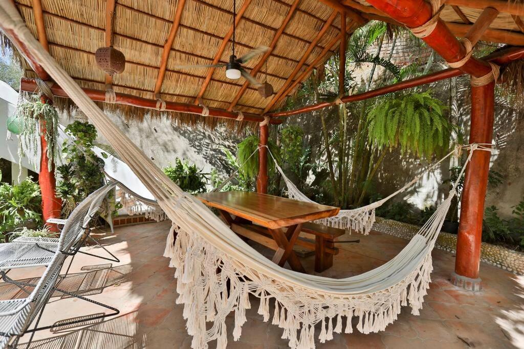 Casa Nainoa - With Pool & Rooftop Palapa
