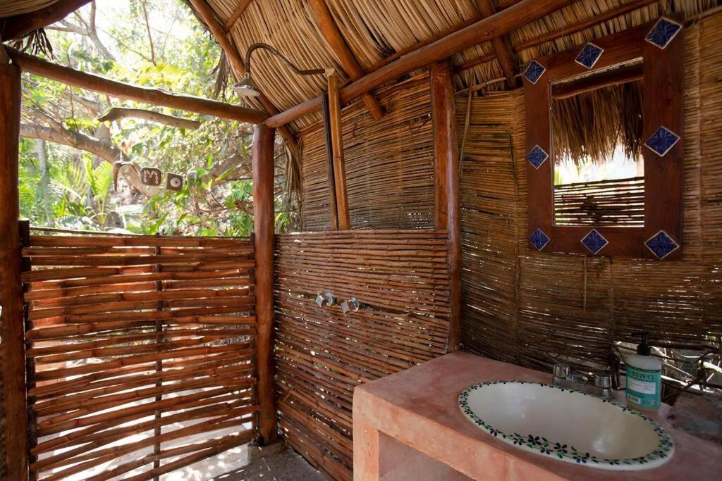 Casa Nainoa - With Pool & Rooftop Palapa Apartment *