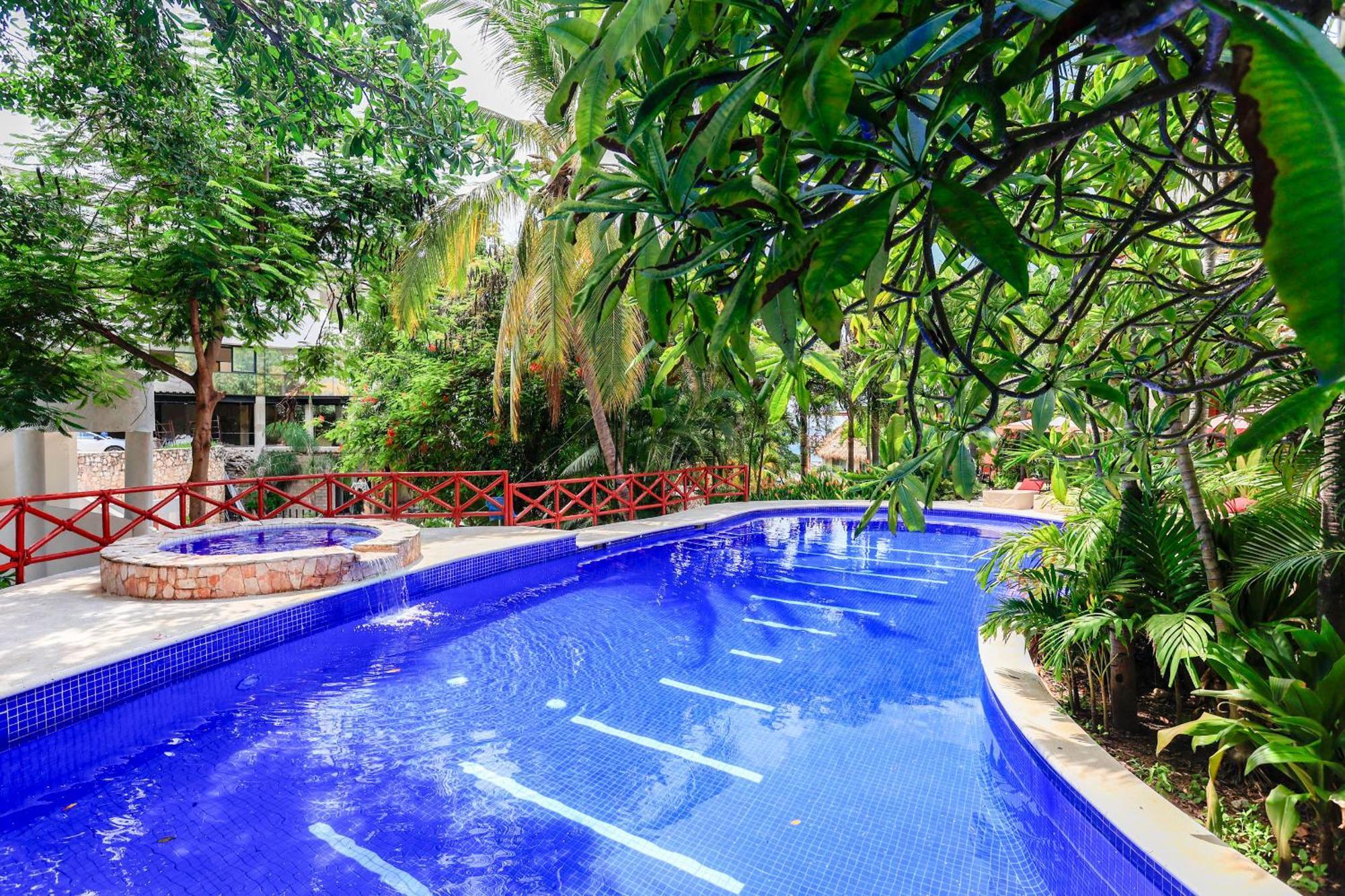 Aparthotel Pajaro De Fuego -