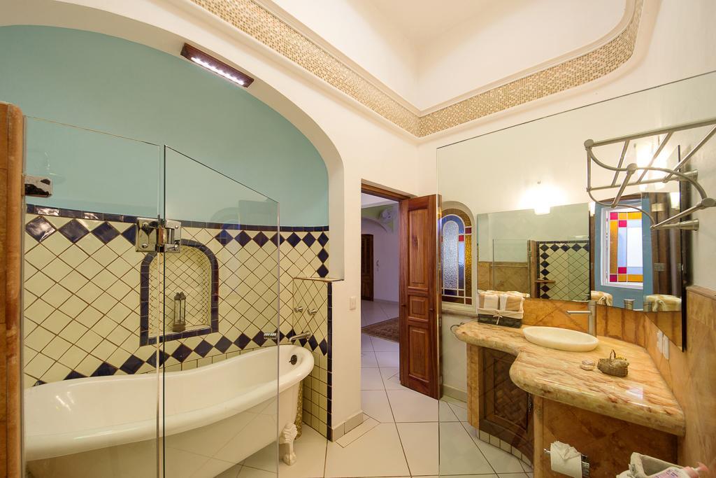 Hotel Mboutique 3*