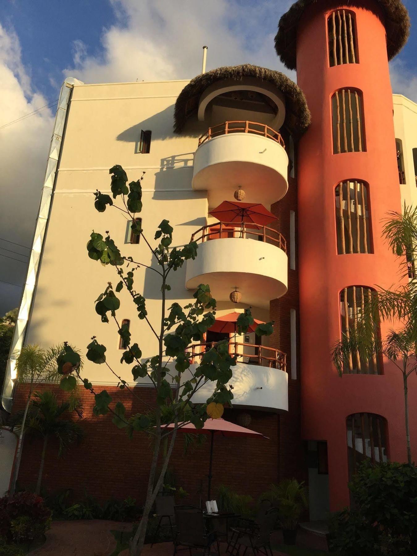 Hotel Y Encantos Sayulita