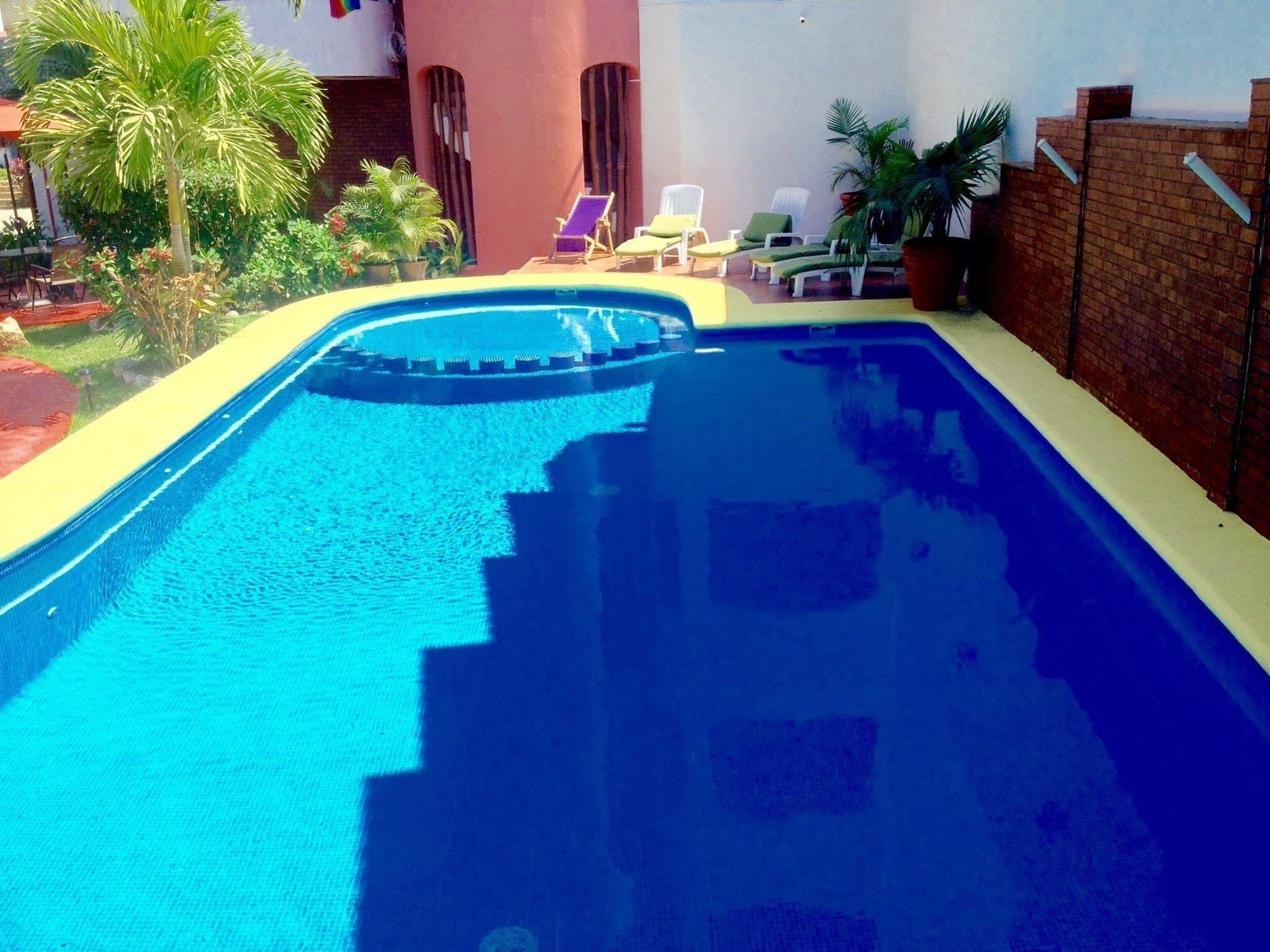 Y Encantos Sayulita