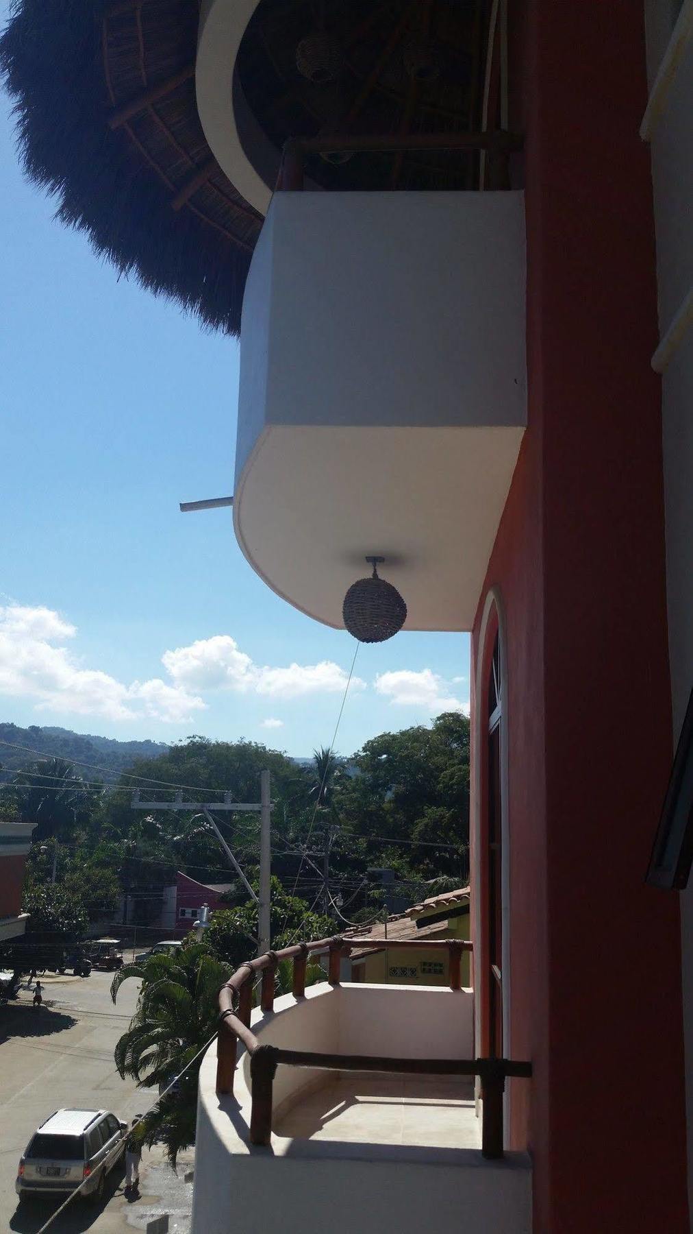 Y Encantos Sayulita