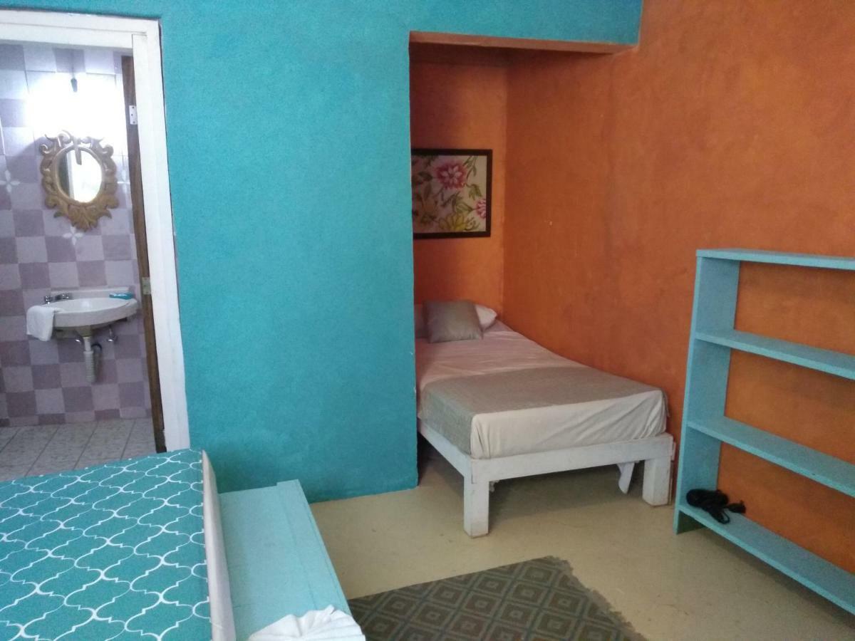 Lola Capsule hotel 3*
