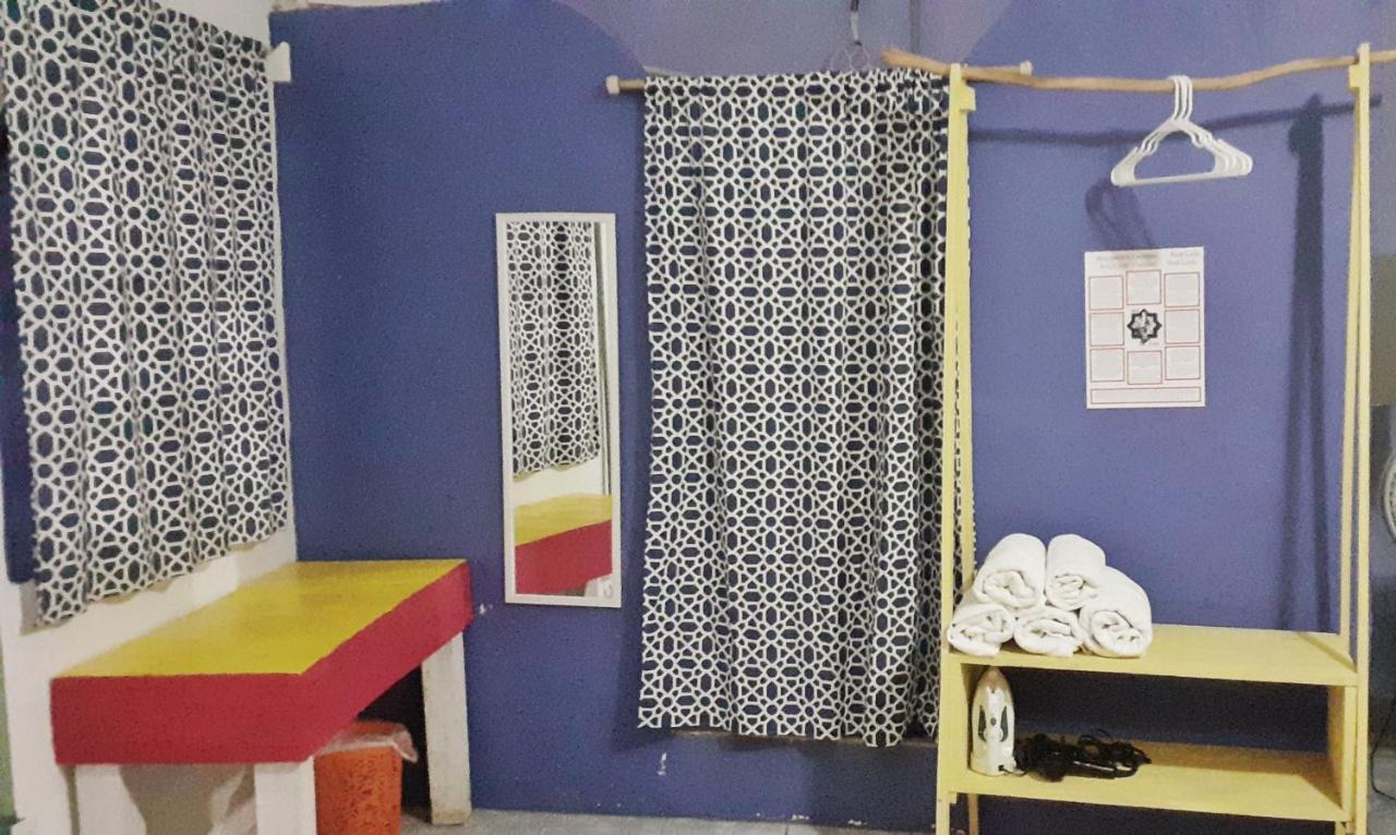 Capsule hotel Lola