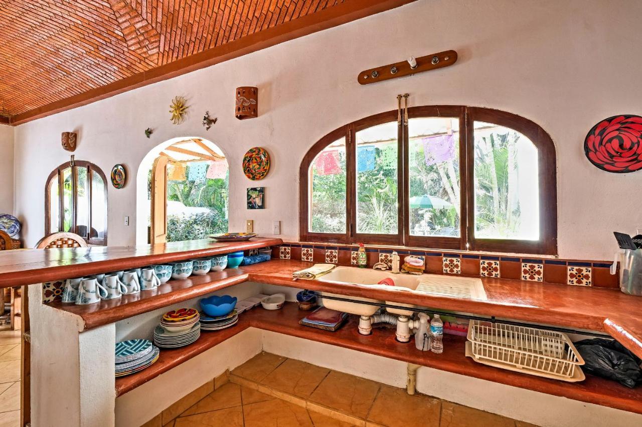 Tropical With Patio And Access! Apartment