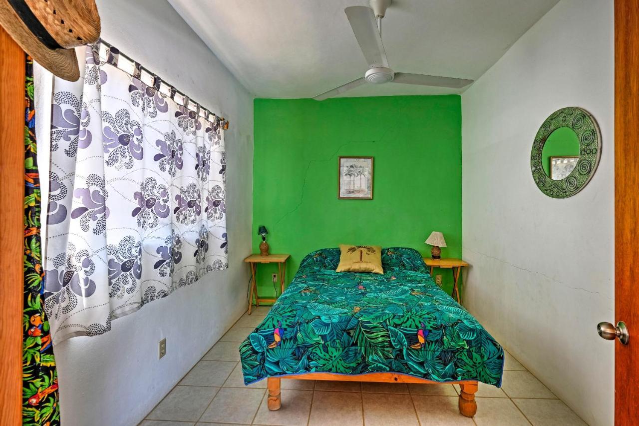 Apartment Walk To Beach, Plaza And Dining! *