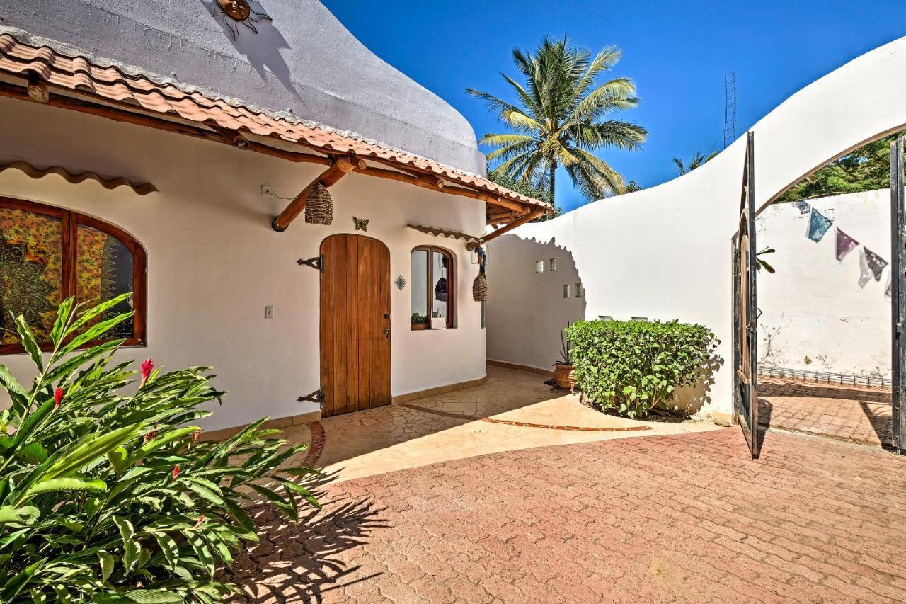 Tropical With Patio And Access! Apartment