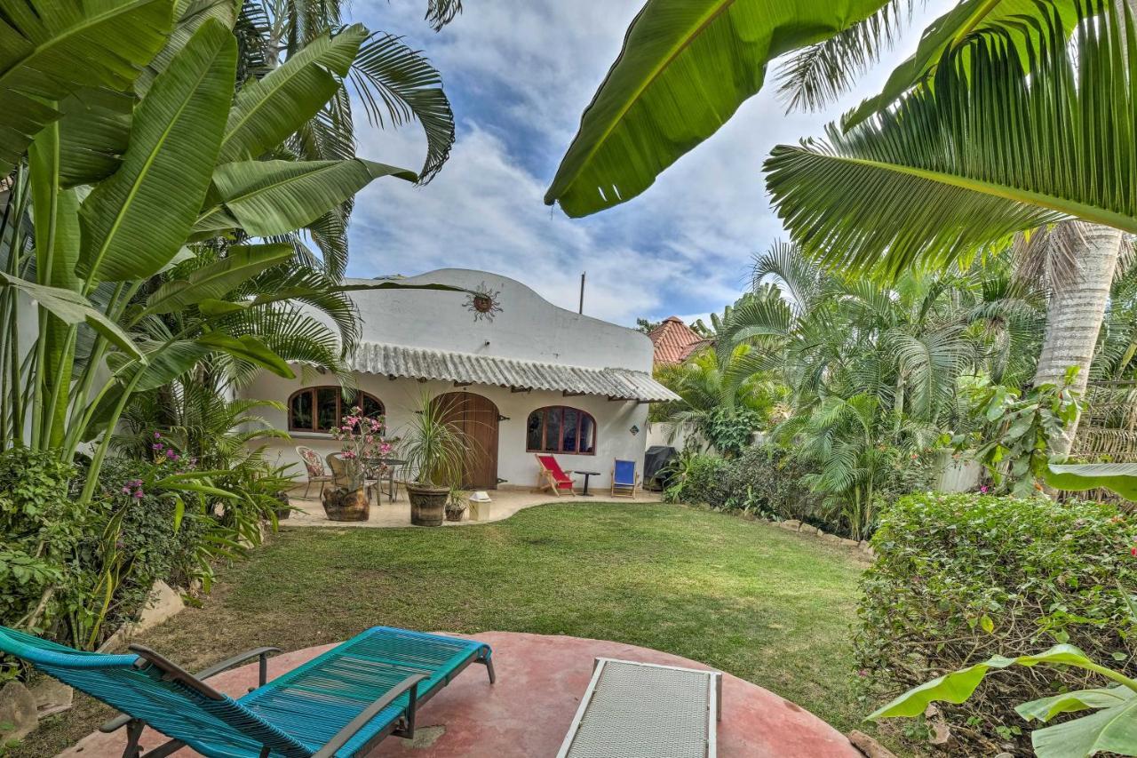 Tropical With Patio And Access! Apartment *